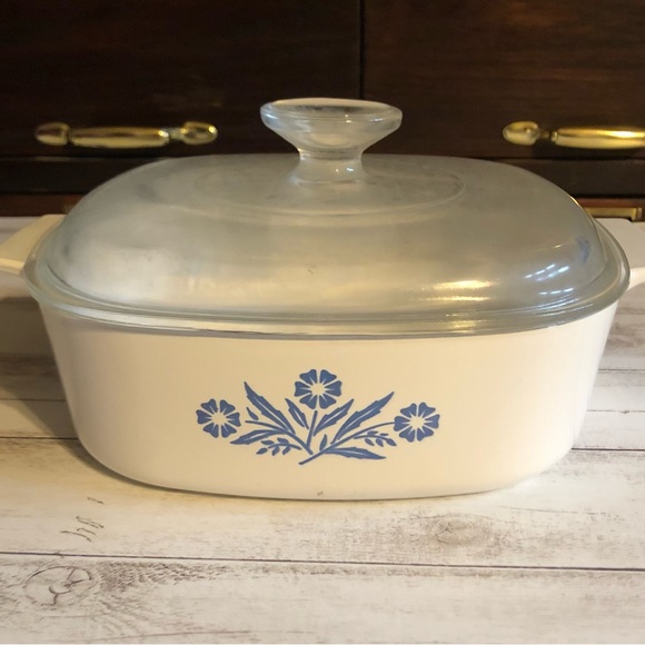 Vintage Corningware Blue Cornflower Design 7” square Casserole Dish with… - Picture 2 of 8